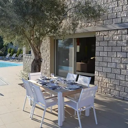 Oleana Villa *